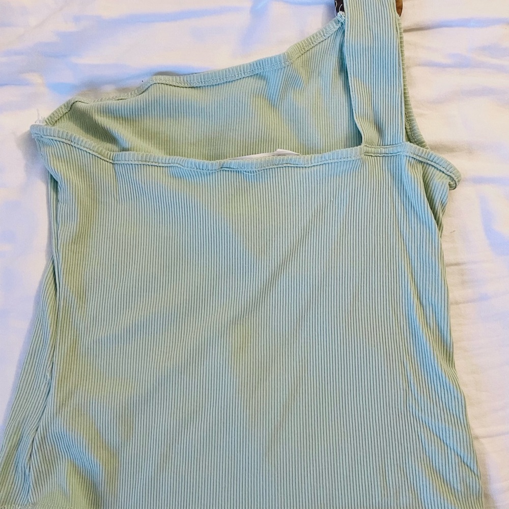 One shoulder top - Picture 2 of 3